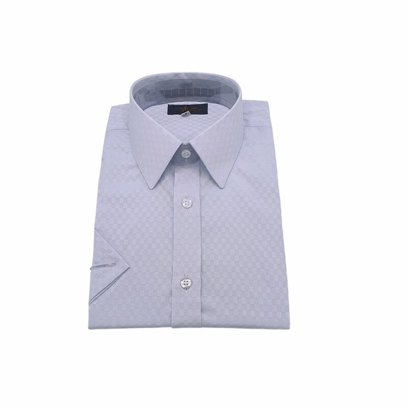 Camisa manga curta azul xadrez dobrada, vista frontal com gola social marcada.