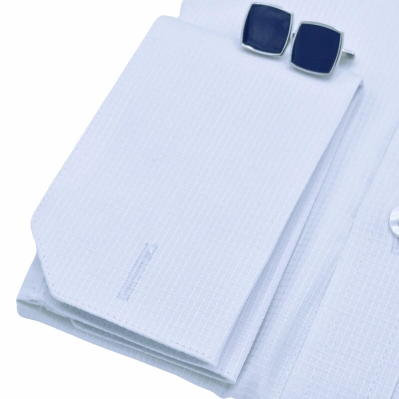 Punho duplo branco fio egípcio com abotoadura azul