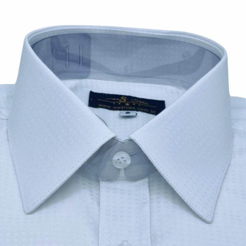 Gola francesa branca em camisa fio egípcio premium