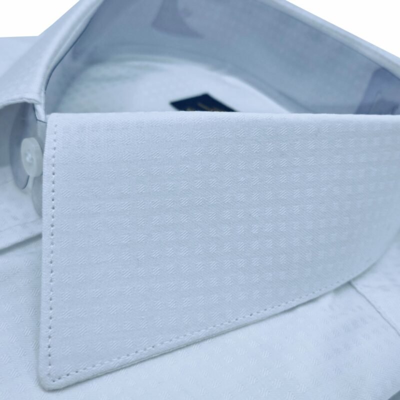 Gola francesa estruturada em camisa fio egípcio branca