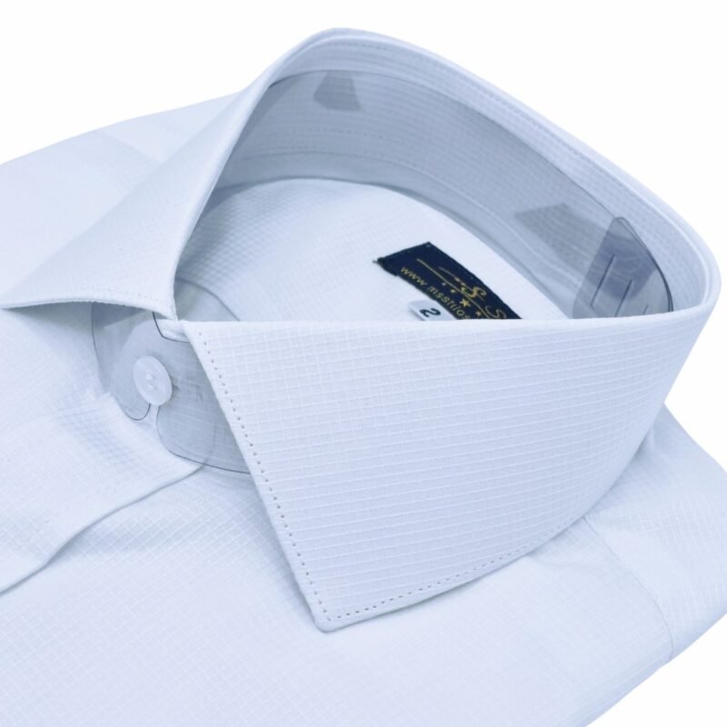 Gola italiana estruturada em camisa fio egípcio branca