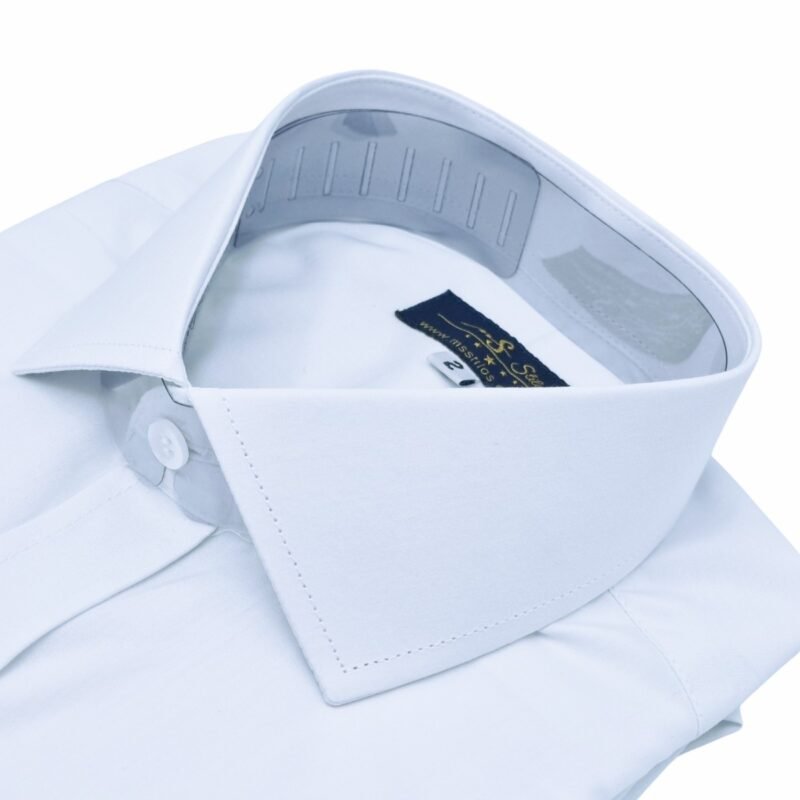Detalhe interno gola italiana camisa fio egípcio premium