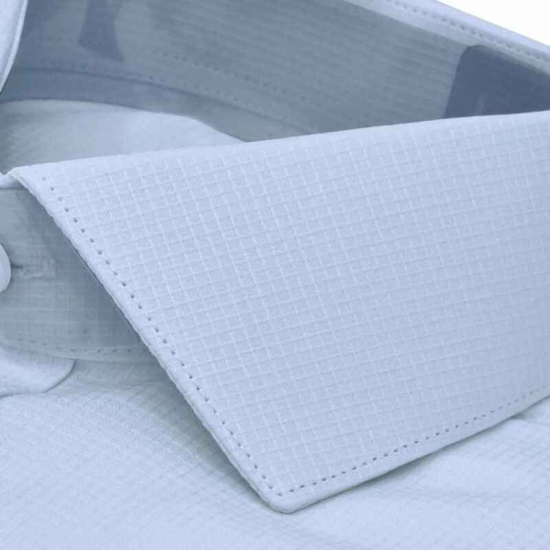 Gola italiana em camisa fio egípcio branca micro estampa