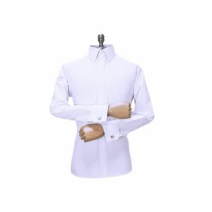 Camisa branca lisa masculina com punho duplo francesa no manequim