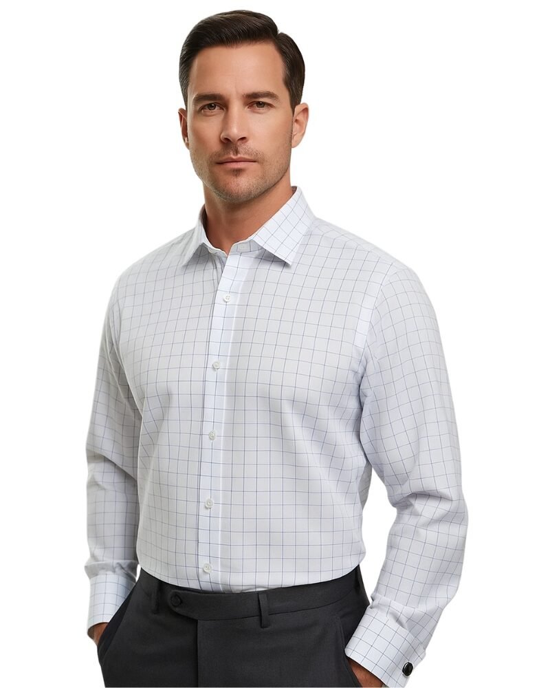 Camisa social branca italiana com quadriculado azul vestida no modelo