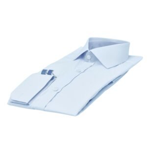 Camisa social branca italiana com listra discreta vista em ângulo lateral