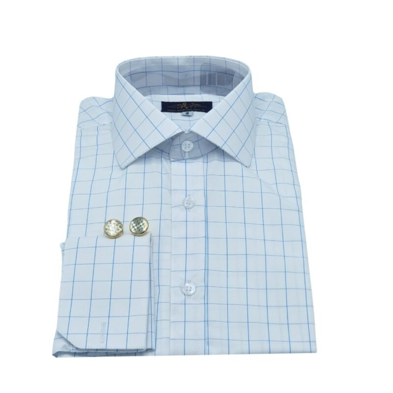 Camisa social branca italiana com padrão quadriculado azul dobrada