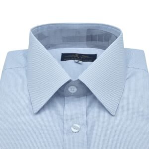 Detalhe gola camisa azul clarinho micro estampa quadriculada