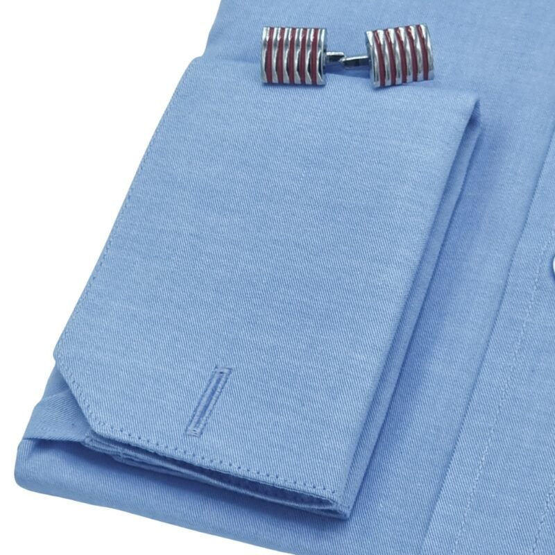 Detalhe punho francês camisa azul lisa 100% algodão
