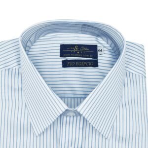 Detalhe interno da gola em fio egípcio branca listrada azul