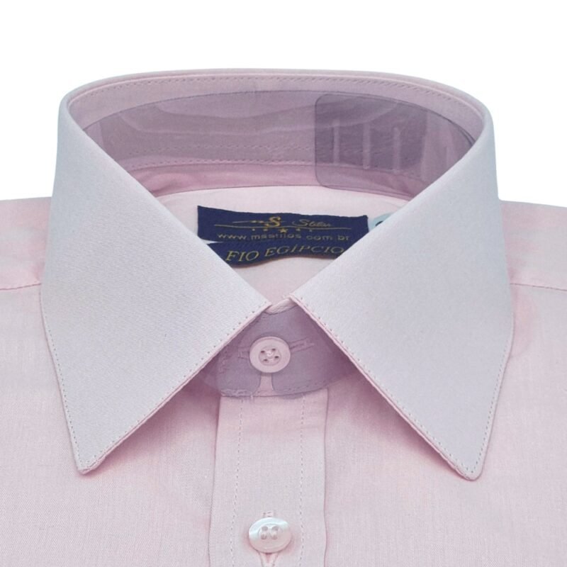 Detalhe frontal gola camisa social rosa claro fio egípcio