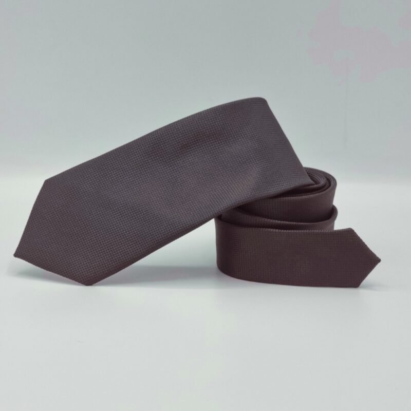 Gravata Marrom Escuro Lisa Semi Slim 7,5 cm