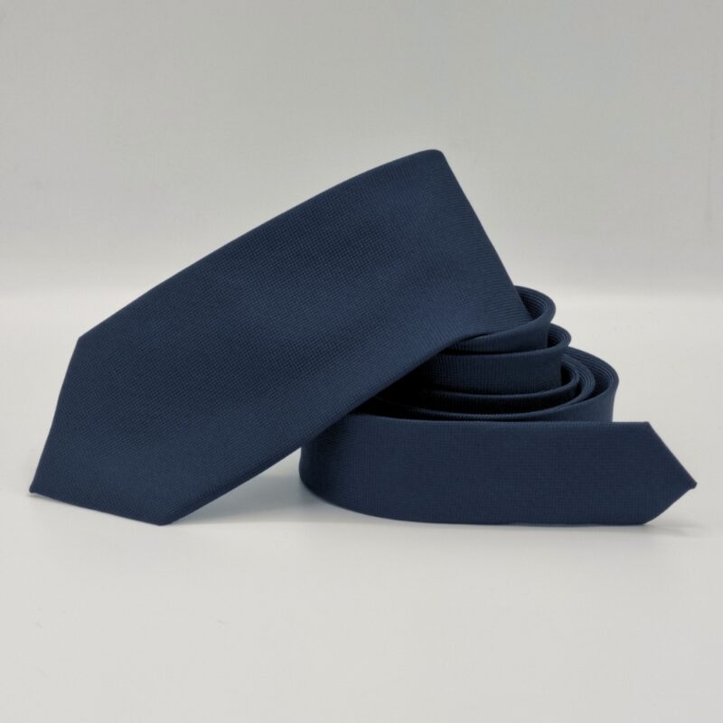 Gravata Azul Marinho Lisa Semi Slim 7,5 x 1,52 Cm