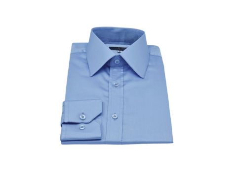 Camisa social azul com punho de botão e colarinho estruturado para cerimônias