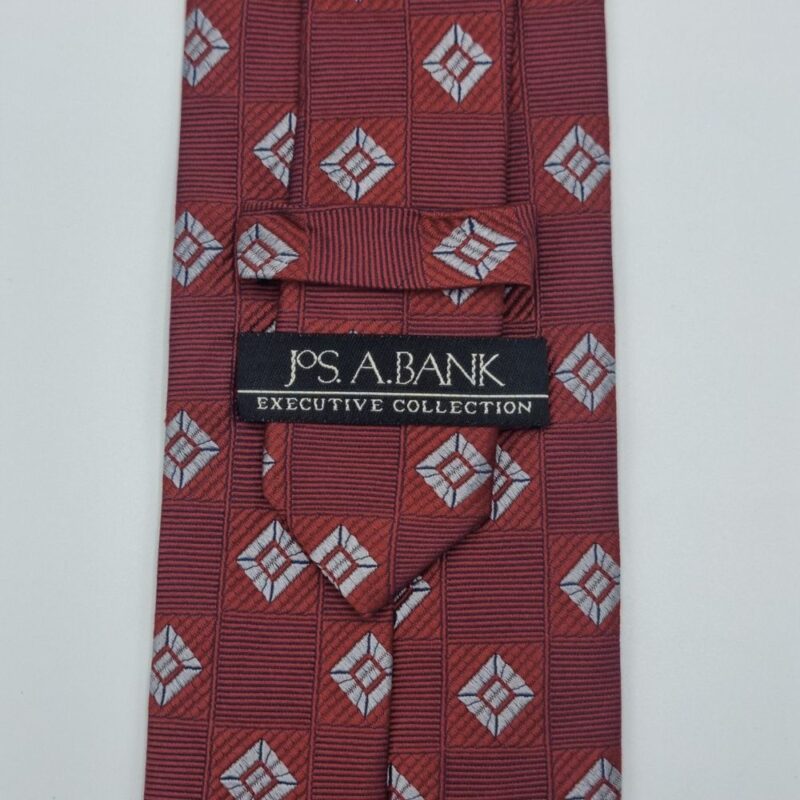 Etiqueta Jos A Bank Executive Collection aplicada em gravata extra long de seda