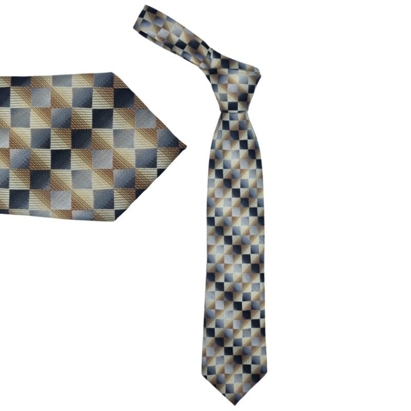 Gravata amarela e cinza da marca Alexandre Julian com visual social tradicional