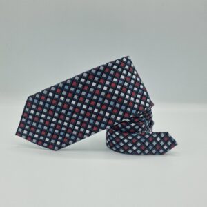 Detalhe da estampa da gravata cinza Alexandre Julian com acabamento refinado