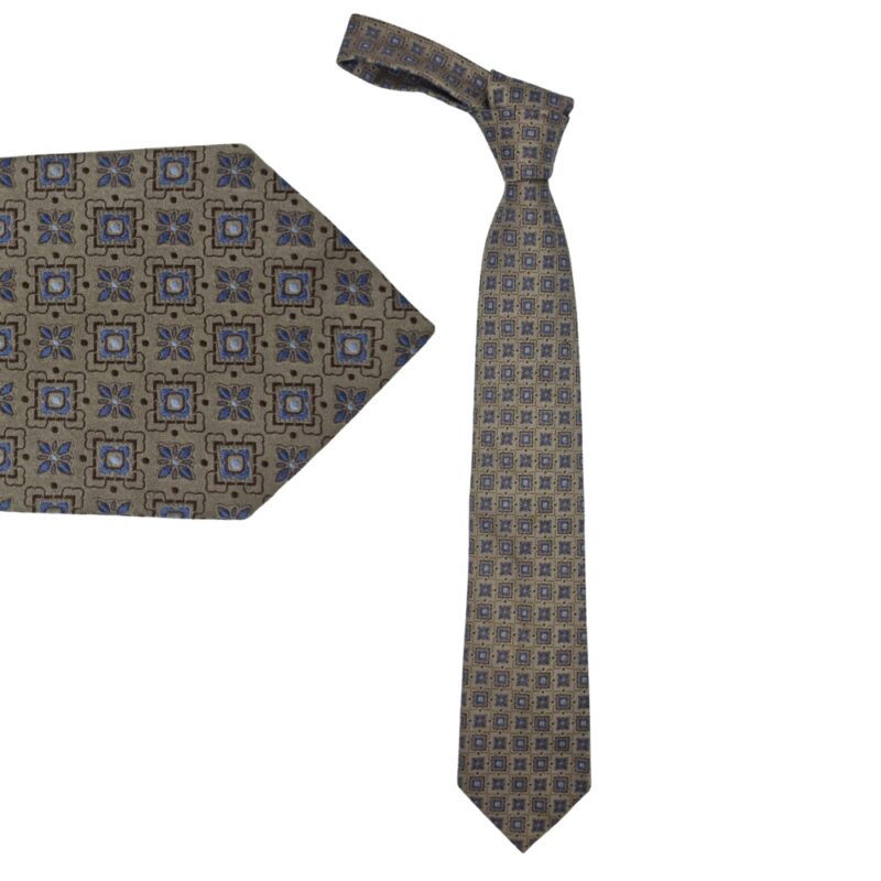 Gravata marrom escuro Eagle com nó ajustado e caimento social tradicional