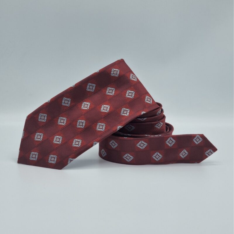 Gravata extra long de seda vermelha Jos A Bank dobrada com caimento elegante