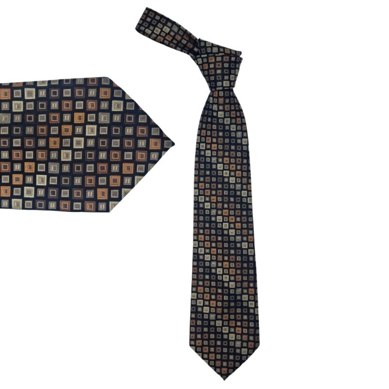 Gravata marrom em seda com nó ajustado e padronagem geométrica elegante