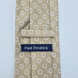 Verso da gravata Paul Fredrick creme claro com etiqueta original da marca