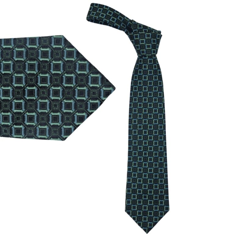 Gravata verde escuro em seda com nó pronto e caimento tradicional elegante