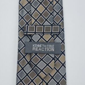 Verso da gravata verde escuro em seda com etiqueta original Kenneth Cole Reaction