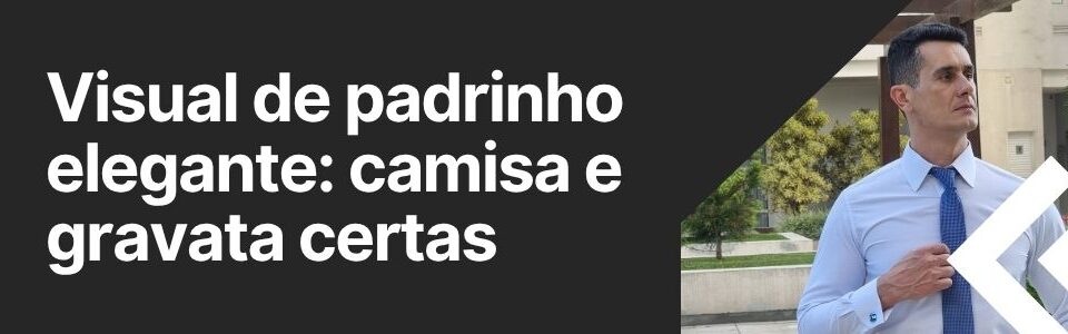 Homem elegante com camisa social azul clara e gravata clássica azul em ambiente externo, simbolizando sofisticação para padrinhos