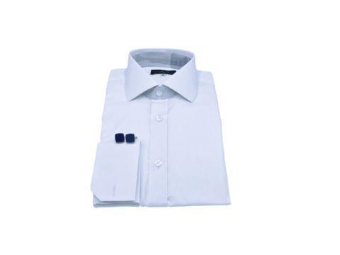 Camisa social de fio egípcio com micro estampa e punho para abotoadura da Ms Stilos, perfeita para ensaios com estilo moderno e sutil.