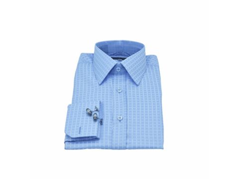 Camisa masculina azul com punho duplo e padrão xadrez discreto, ideal para ocasiões formais e elegantes como formatura de neto.