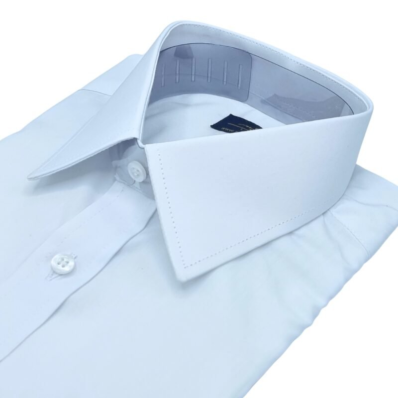 Camisa branca social em fio egípcio vista superior dobrada