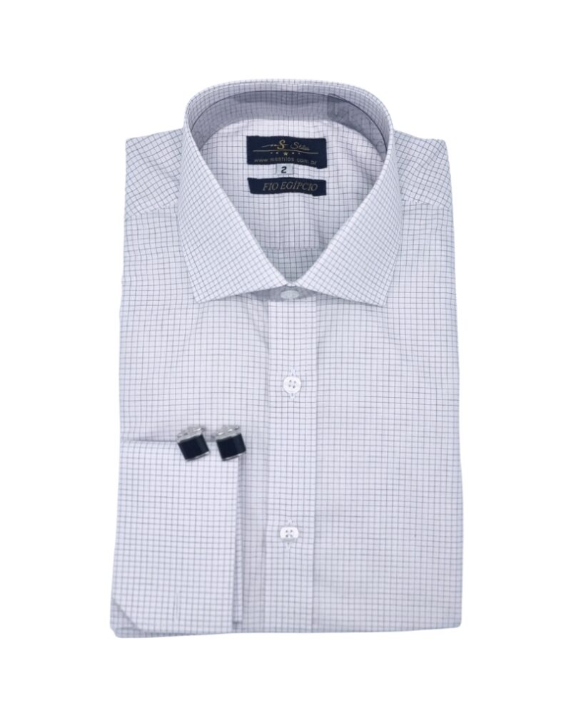 Vista frontal central da camisa quadriculada branca e bordô, fio egípcio premium.