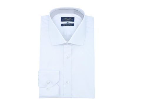Camisa social branca com punho botão, perfeita para compor o traje de padrinhos de casamento.