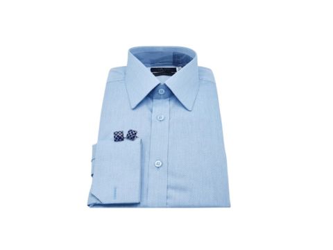 Camisa social azul maquinetada em algodão egípcio da MS Stilos, com abotoaduras em destaque, ideal para palestras elegantes.