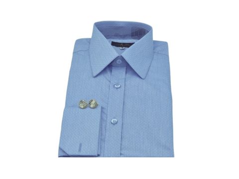 Camisa social azul com padrão poá e abotoaduras douradas, ideal para líderes em ambientes corporativos no verão.