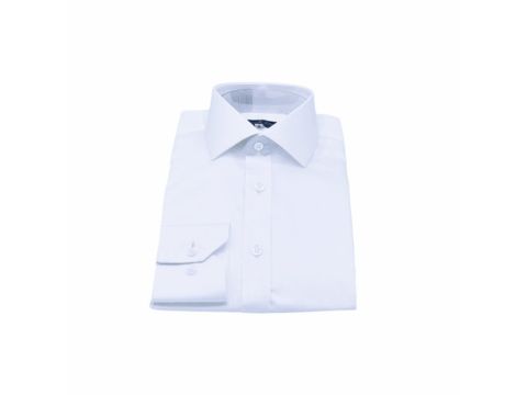 Camisa social masculina branca, dobrada, feita em algodão egípcio com acabamento acetinado, ideal para compor um visual executivo sofisticado.