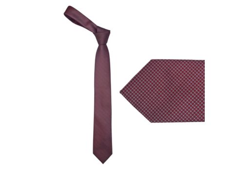 Gravata masculina bordô modelo semi slim, com detalhe de padronagem discreta, ideal para reuniões e apresentações de alto impacto no ambiente corporativo.