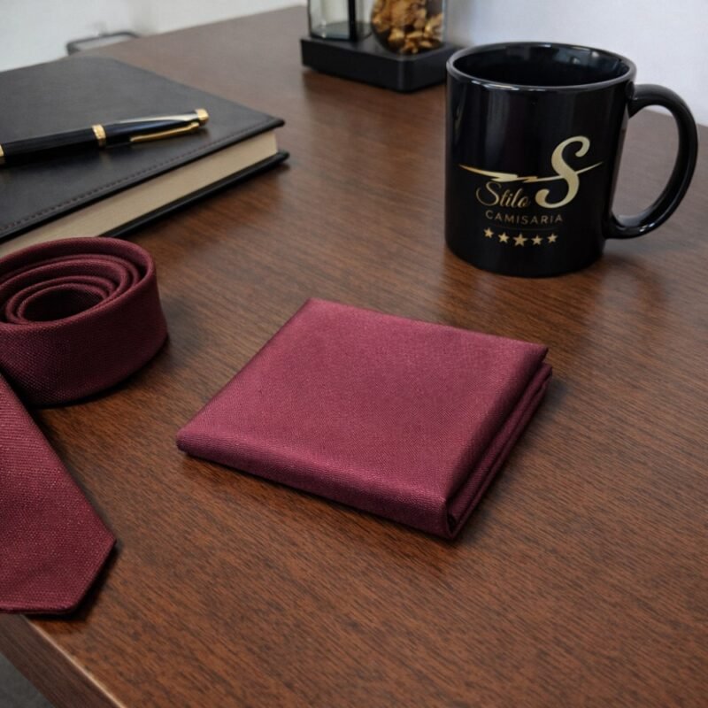 Lenço de Bolso Vinho Imperial Acetinado Sofisticação Profunda e Marcante Ms Stilos