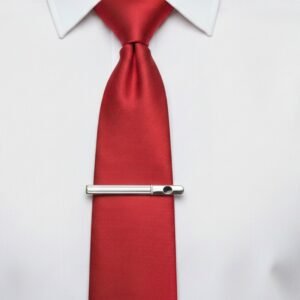 Prendedor de Gravata Prata com Detalhe Preto Elegância Executiva Contemporânea