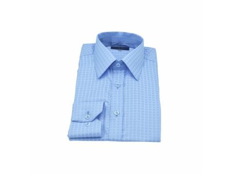 Camisa social masculina azul-claro xadrez MS Stilos dobrada sobre fundo branco, com colarinho estruturado e punho simples.