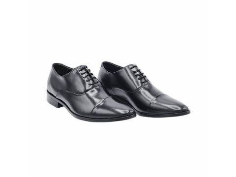 Sapato social oxford preto MS Stilos com sola de couro e cadarço fechado, modelo clássico para máxima elegância em ocasiões formais.