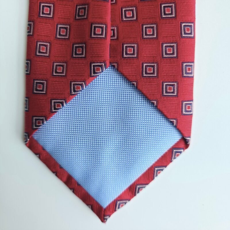 Gravata Tommy Hilfiger 100% Seda Vermelha com Padrão Geométrico Azul 8,5 cm/ 1,54 cm Tradicional