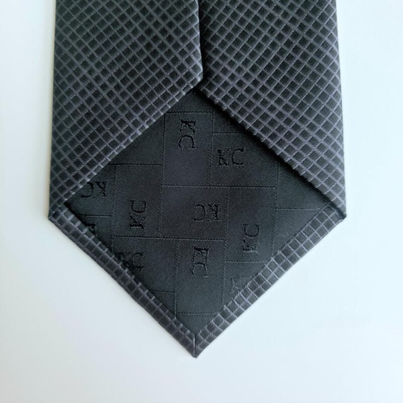 Gravata Kenneth Cole New York Cinza em 100% Seda Elegante – 10 cm/ 1,53 cm Tradicional Larga