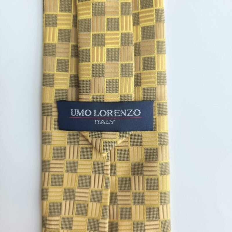 Gravata Umo Lorenzo Amarela com Padrão Geométrico Transversal -10 cm/ 1,48 cm Modelo Tradicional Largo