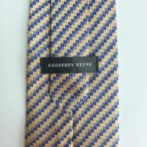 Gravata Geoffrey Beene 100% Seda Dourado com Azul – 10 cm/ 1,47 cm Tradicional Larga