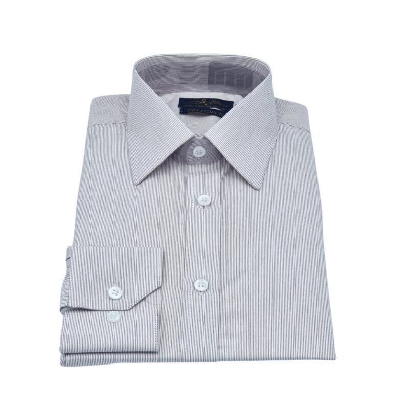 Camisa fio egípcio francesa bordô claro listrada discreta dobrada em vista frontal com enquadramento amplo mostrando toda a peça.