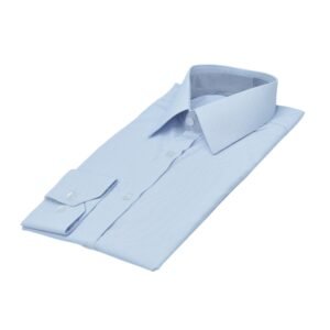 Camisa francesa branca quadriculada azul claro dobrada em perspectiva sobre fundo branco.