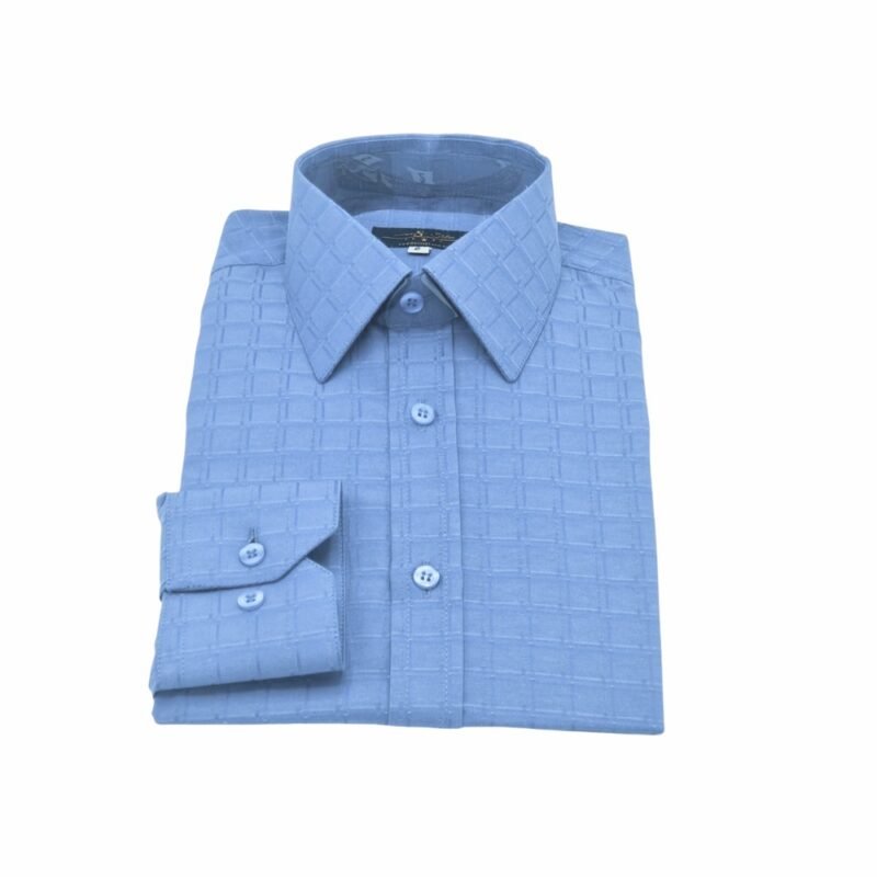 Camisa social azul com padronagem xadrez larga dobrada em vista frontal, modelagem italiana semi slim elegante.