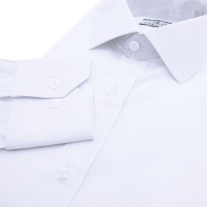 Camisa social branca sulfite italiana dobrada em vista frontal com punho e botões em destaque sobre fundo neutro.