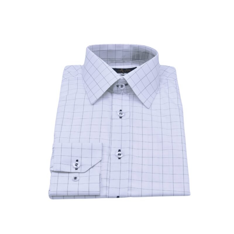 Camisa social francesa branca com quadriculado azul escuro em tecido passa fácil dobrada em vista frontal, ideal para look executivo.